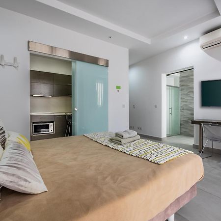Saint Julian's Jules Suites מראה חיצוני תמונה