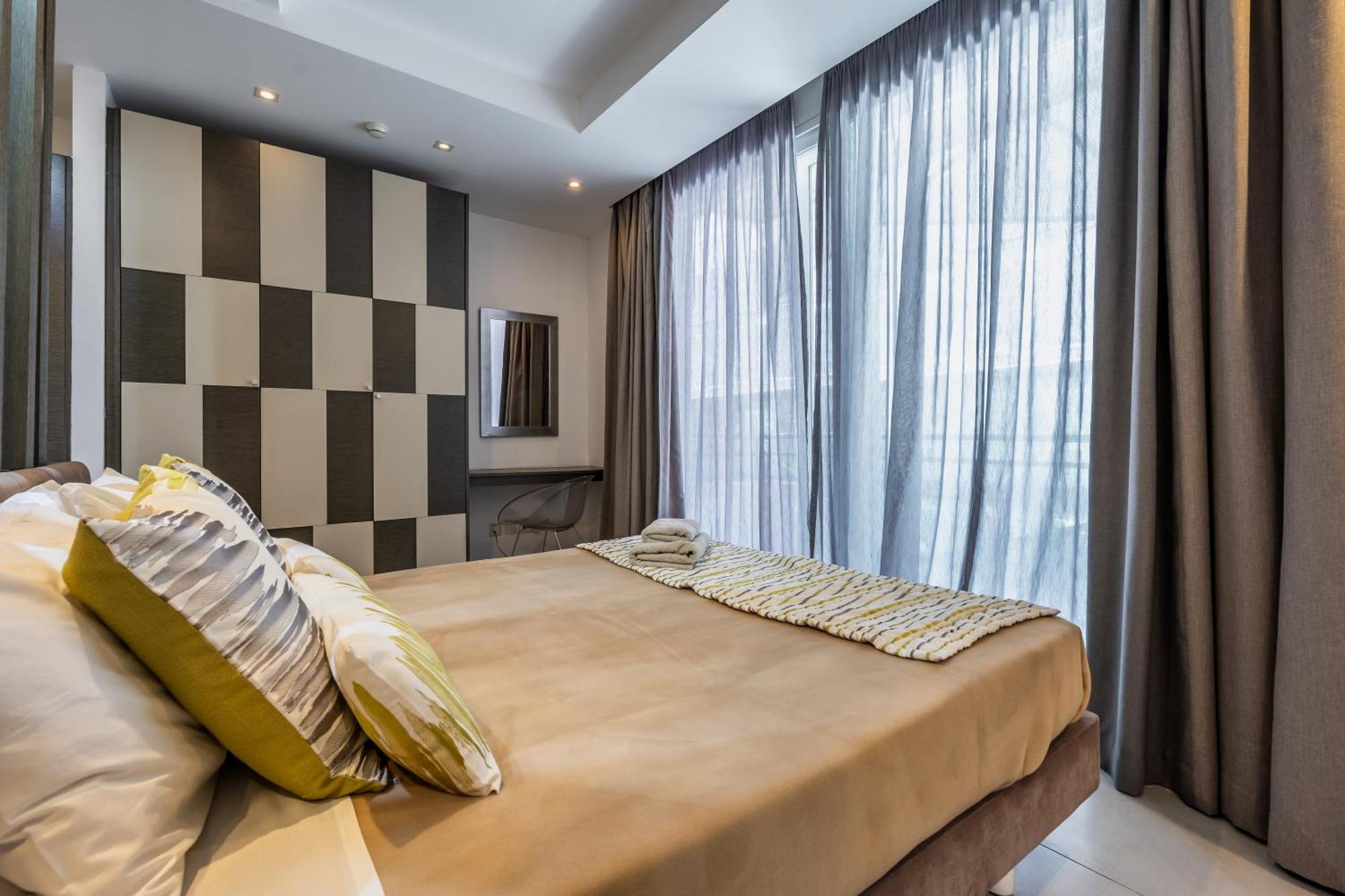 Saint Julian's Jules Suites מראה חיצוני תמונה