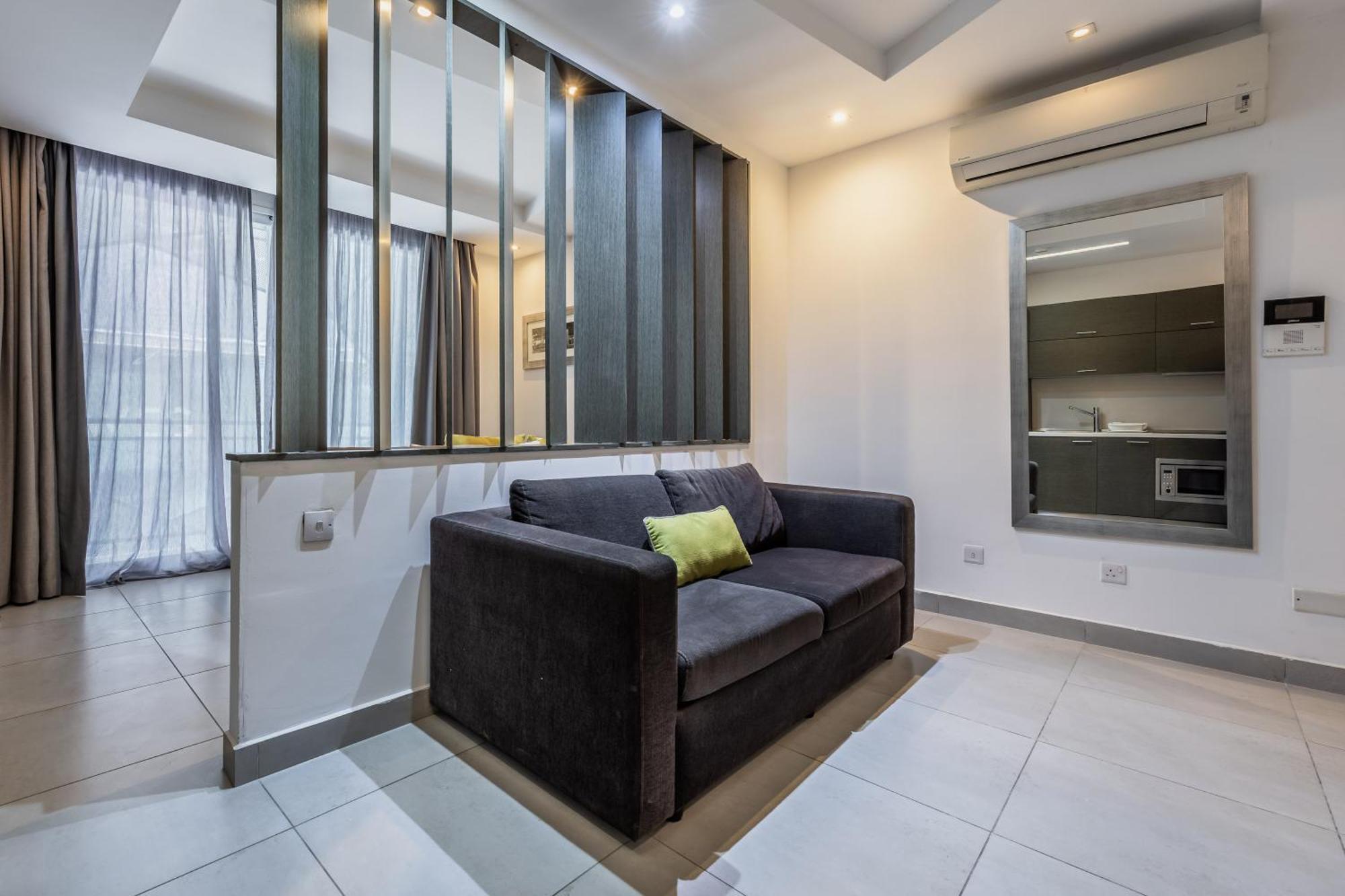 Saint Julian's Jules Suites מראה חיצוני תמונה