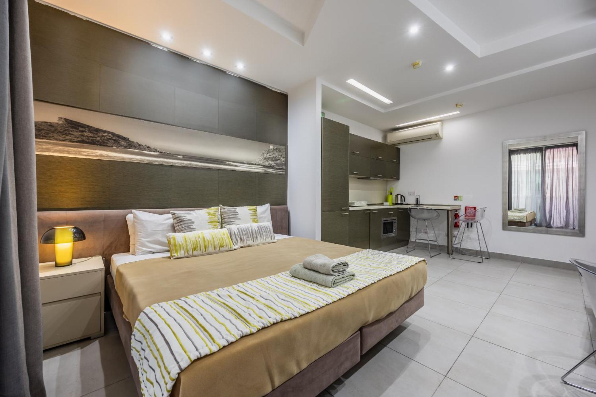 Saint Julian's Jules Suites מראה חיצוני תמונה