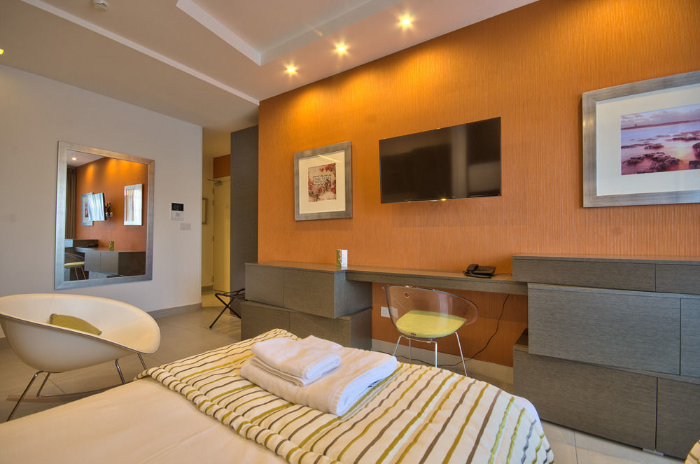 Saint Julian's Jules Suites מראה חיצוני תמונה