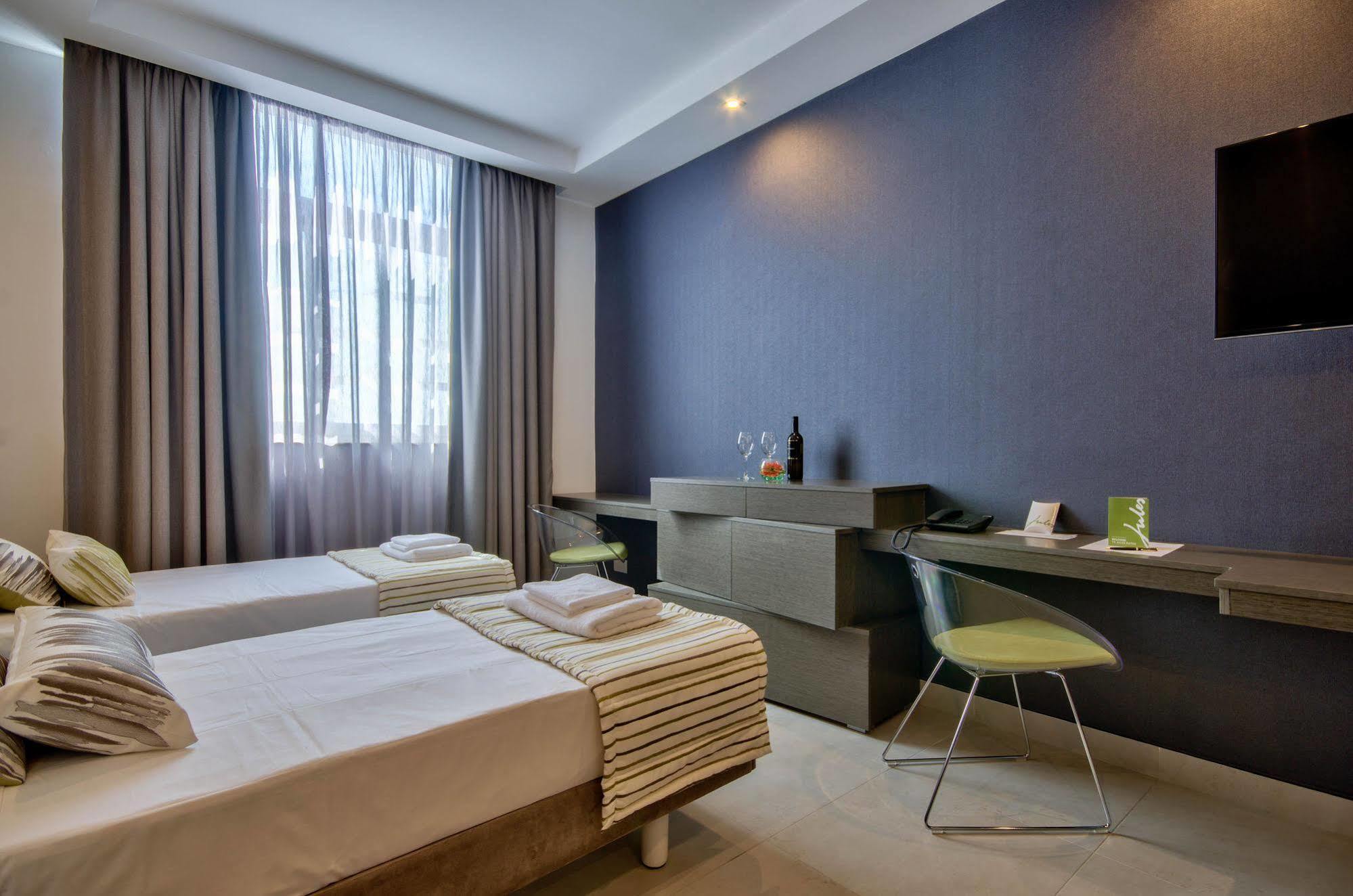 Saint Julian's Jules Suites מראה חיצוני תמונה