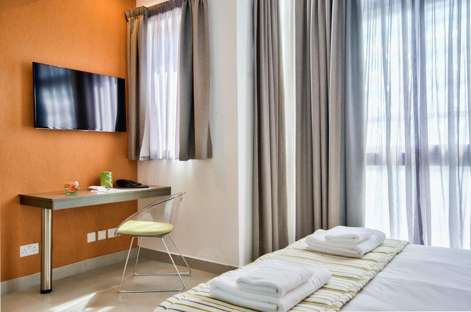 Saint Julian's Jules Suites מראה חיצוני תמונה