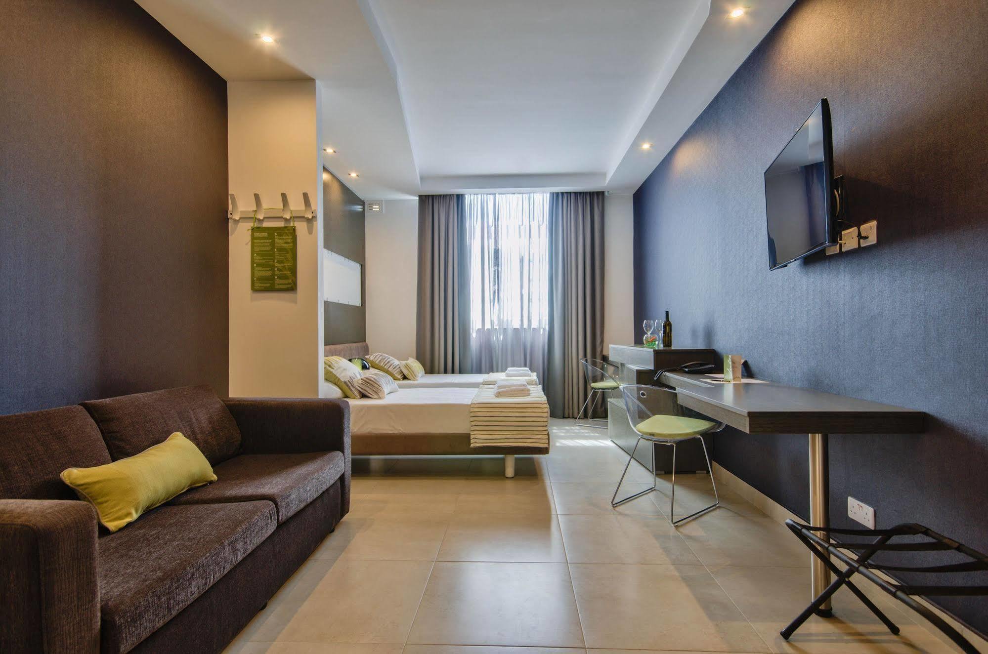 Saint Julian's Jules Suites מראה חיצוני תמונה