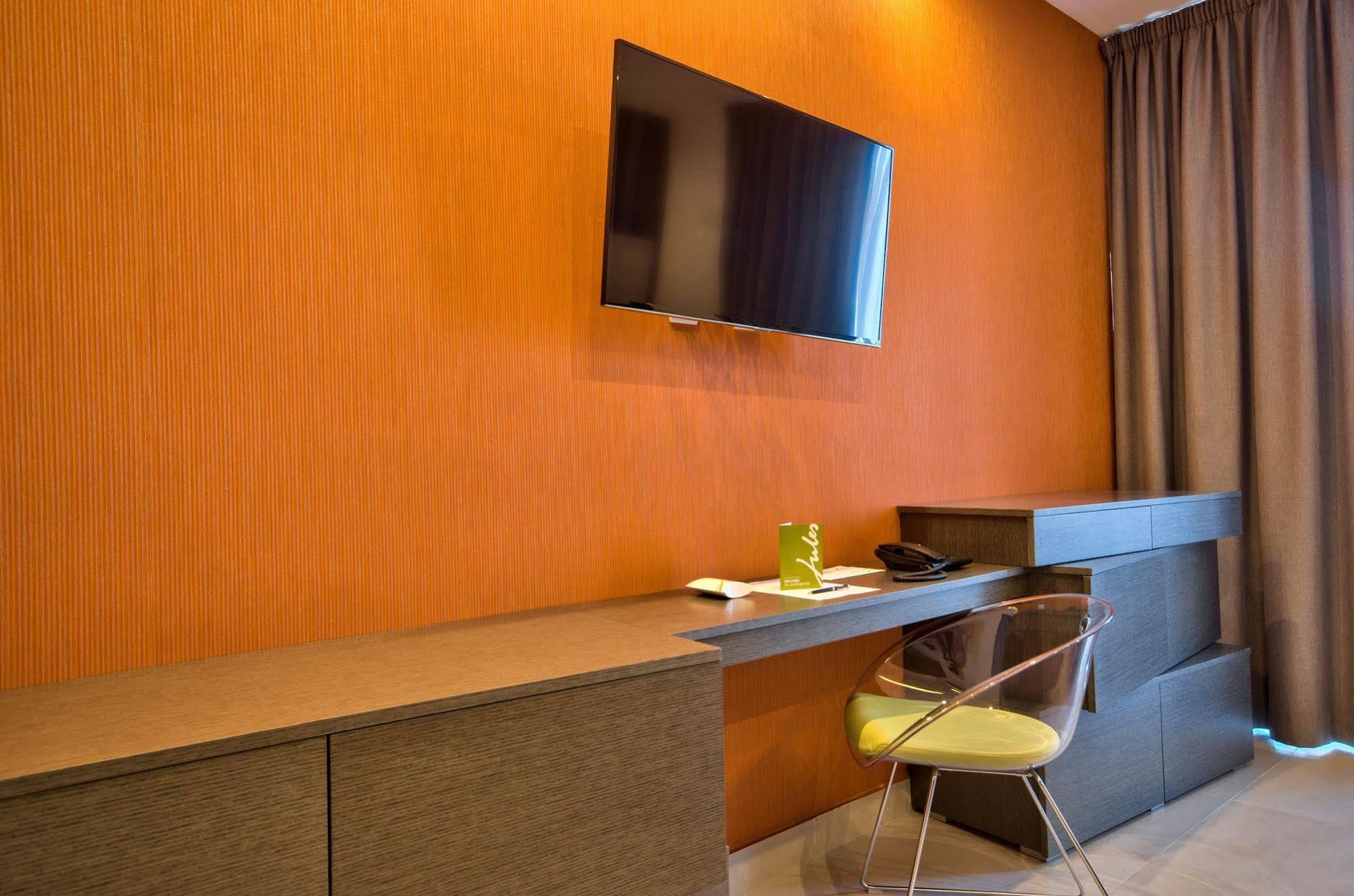 Saint Julian's Jules Suites מראה חיצוני תמונה