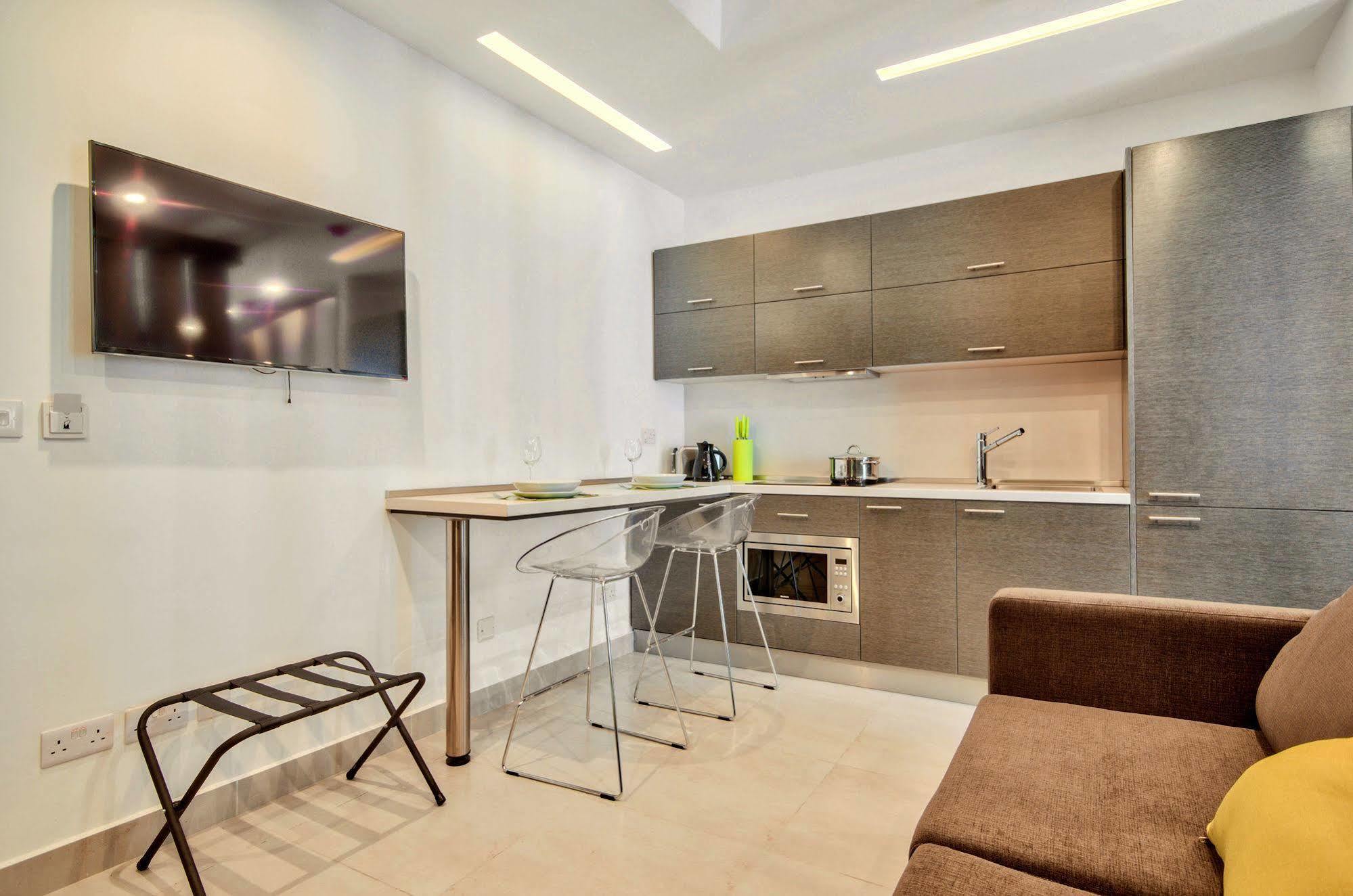 Saint Julian's Jules Suites מראה חיצוני תמונה