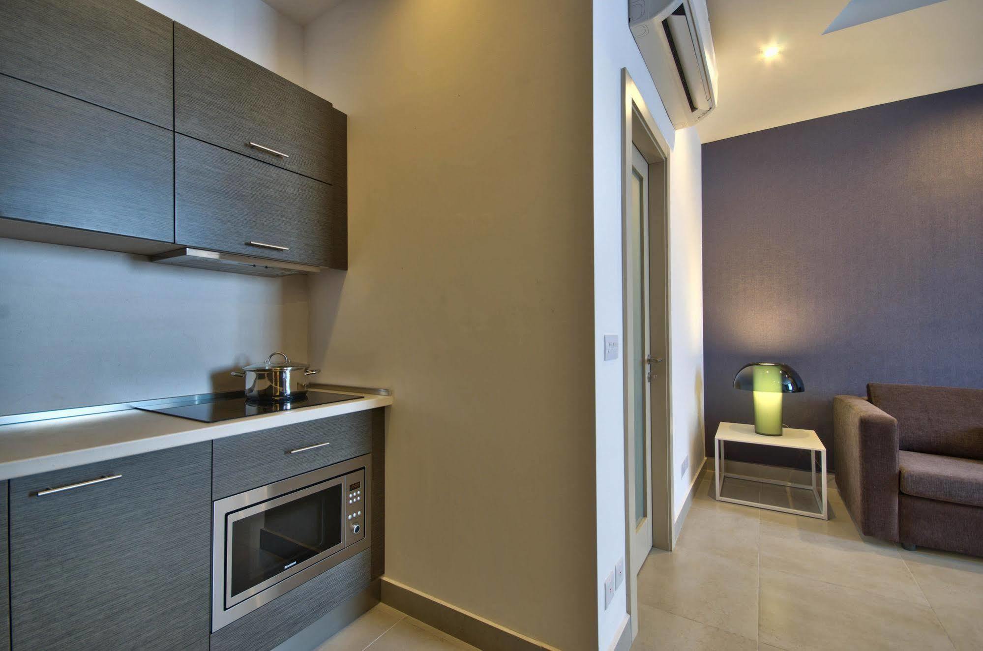 Saint Julian's Jules Suites מראה חיצוני תמונה