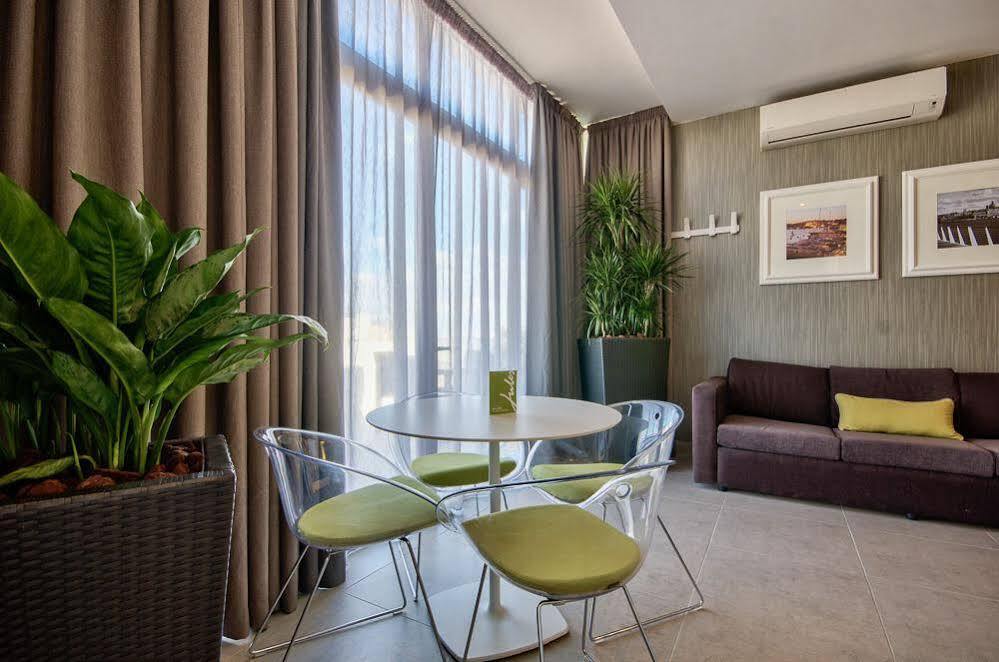 Saint Julian's Jules Suites מראה חיצוני תמונה